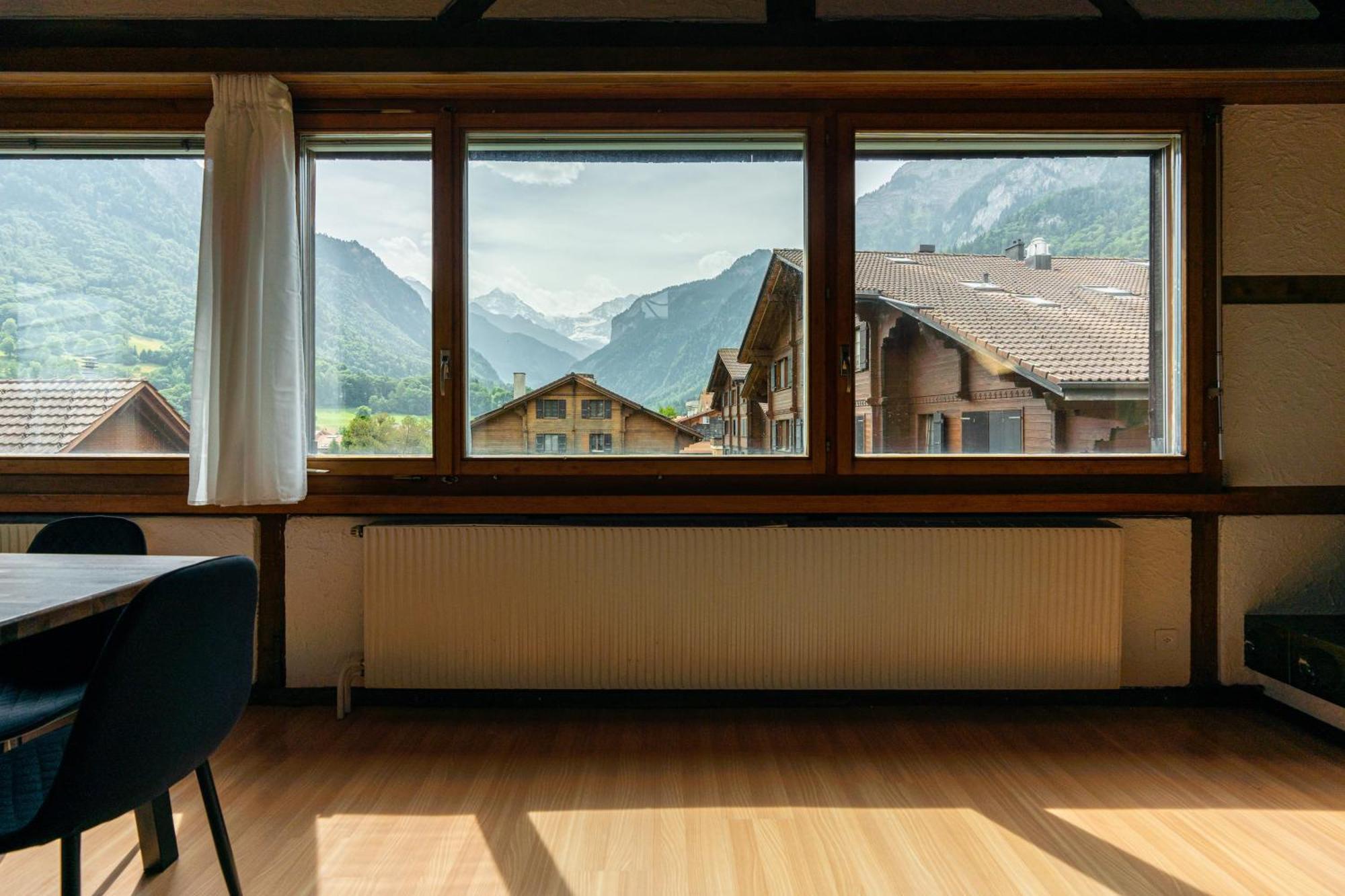 Apartment Jungfrau-view Apartment, Terrace & Free Parking Wilderswil